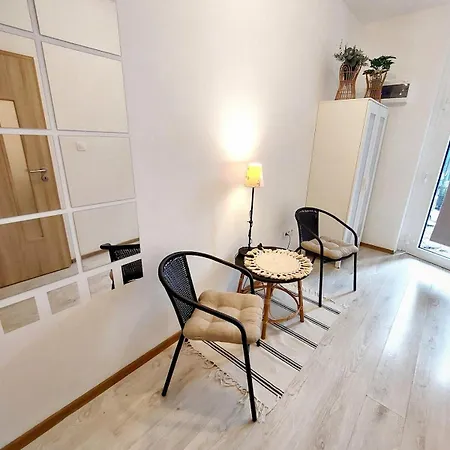 Green Apartment With Self-Check-In * Bratislava